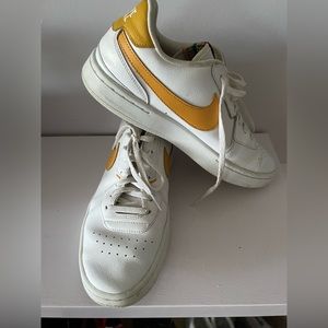 NIKE Air Force One low rider size 9.5